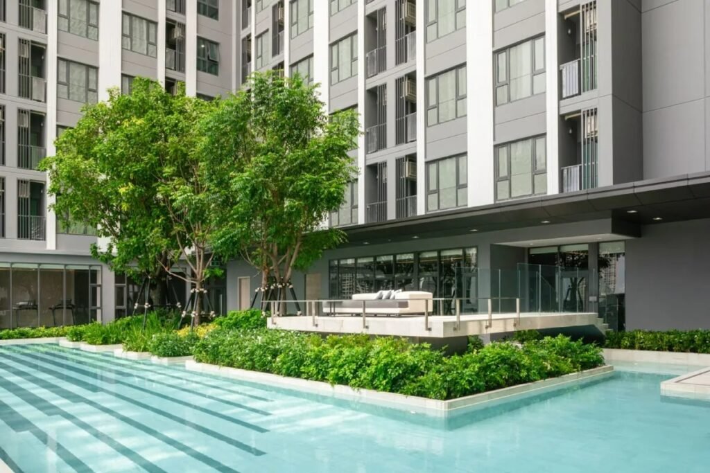 ASPIRE Sukhumvit–Rama 4|The Island泳池與綠地(實景)